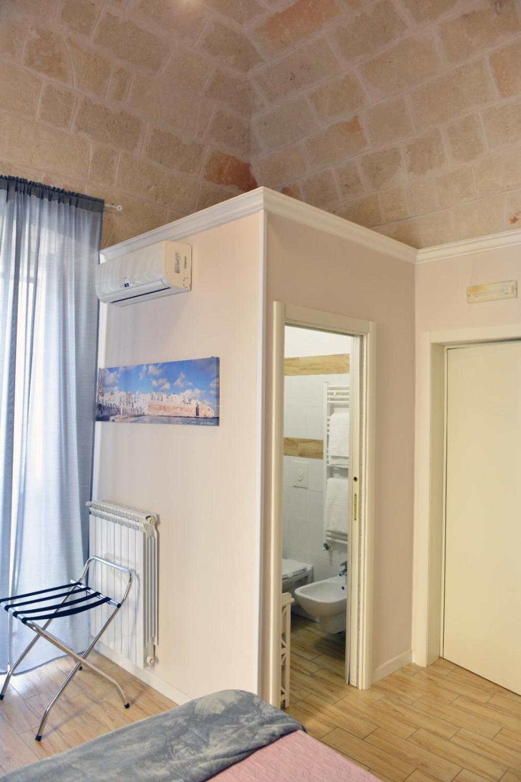 Hotel Al Rosa Antico Monopoli Esterno foto