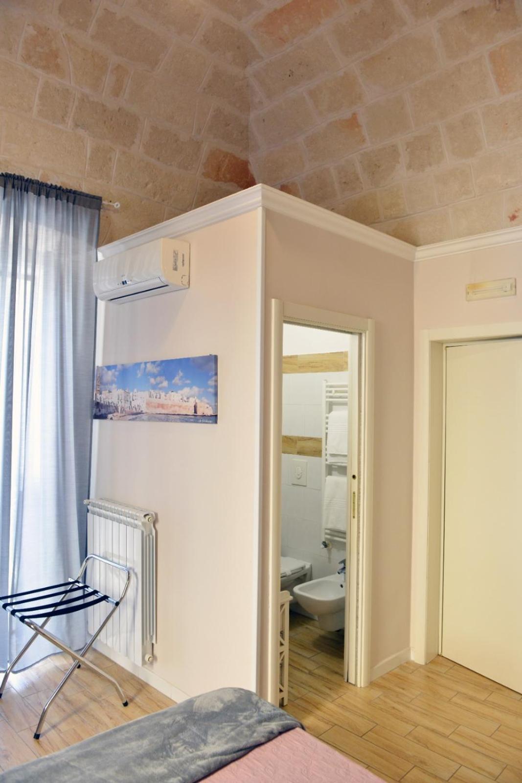 Hotel Al Rosa Antico Monopoli Esterno foto